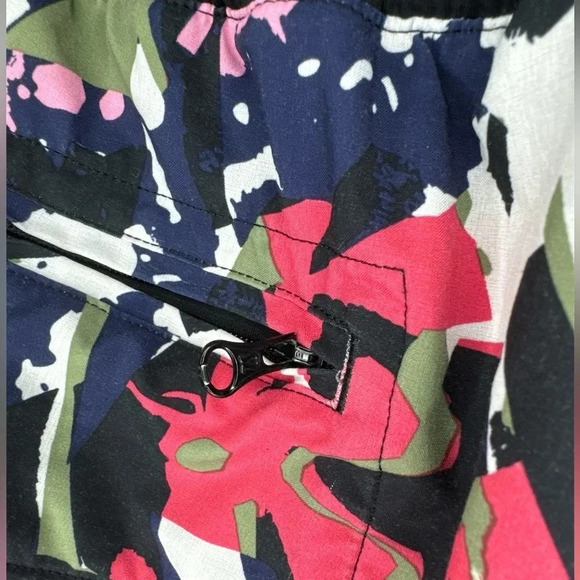 Lululemon Hotty Hot Short in Pop Cut Boom Juice Multi Black - Picture 5 of 10